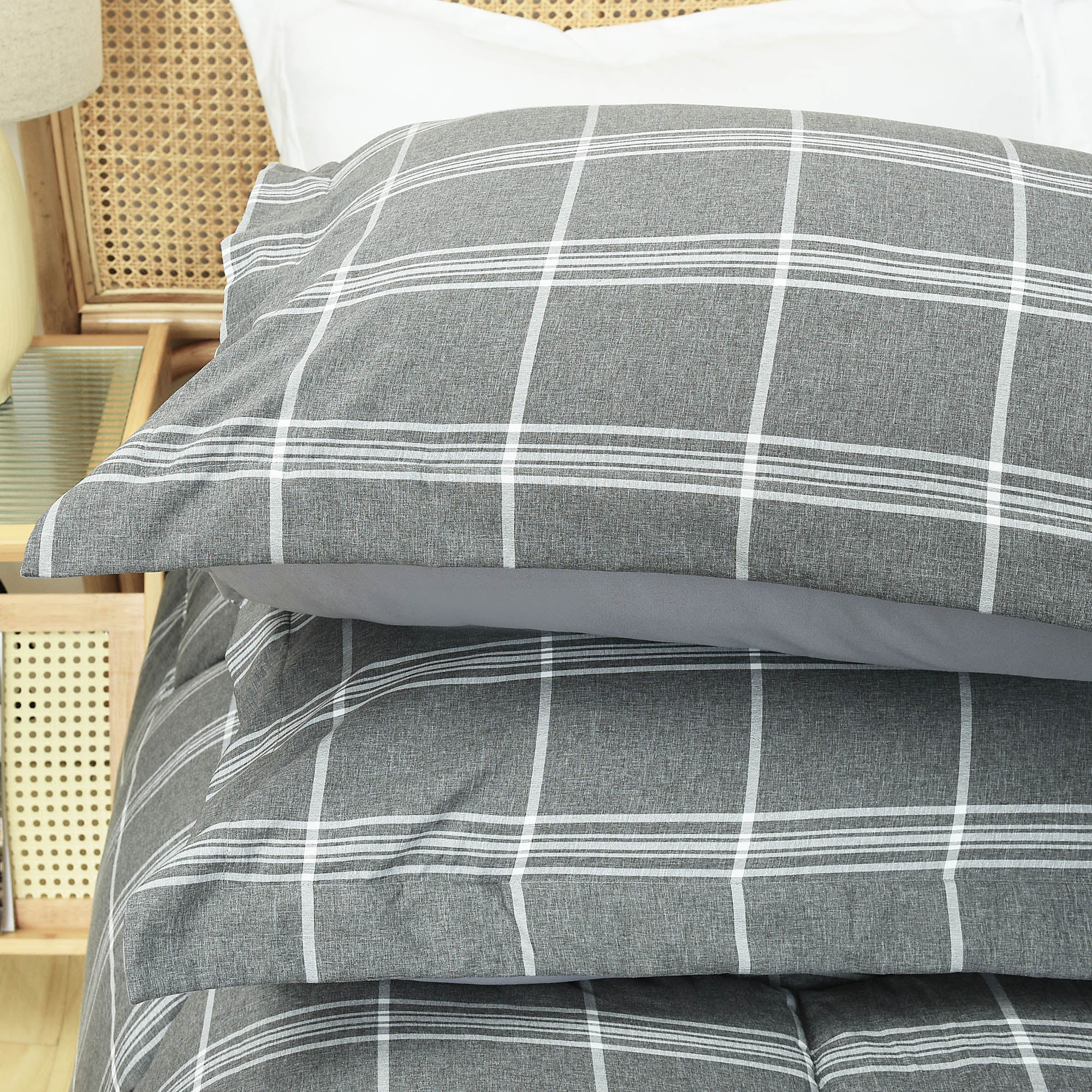 HIG 3PCS Reversible Check Pattern Comforter Set Cationic Dyeing Bedding Set, Beige / Gray, Queen / King