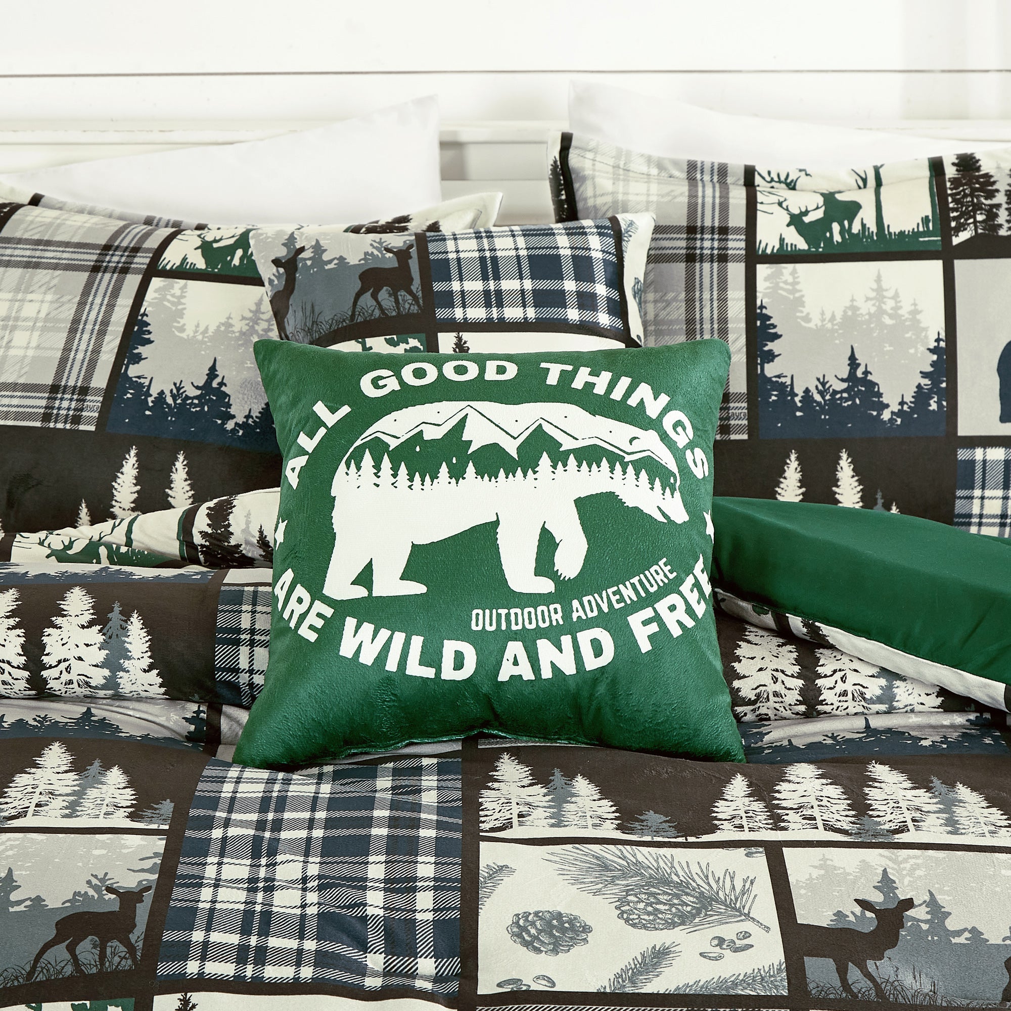 HIG 5-Piece Velvet Sherpa Comforter Set – Wild and Free Cabin Lodge Bedding, Soft & Cozy Comforter with Matching Shams and Decorative Cushions