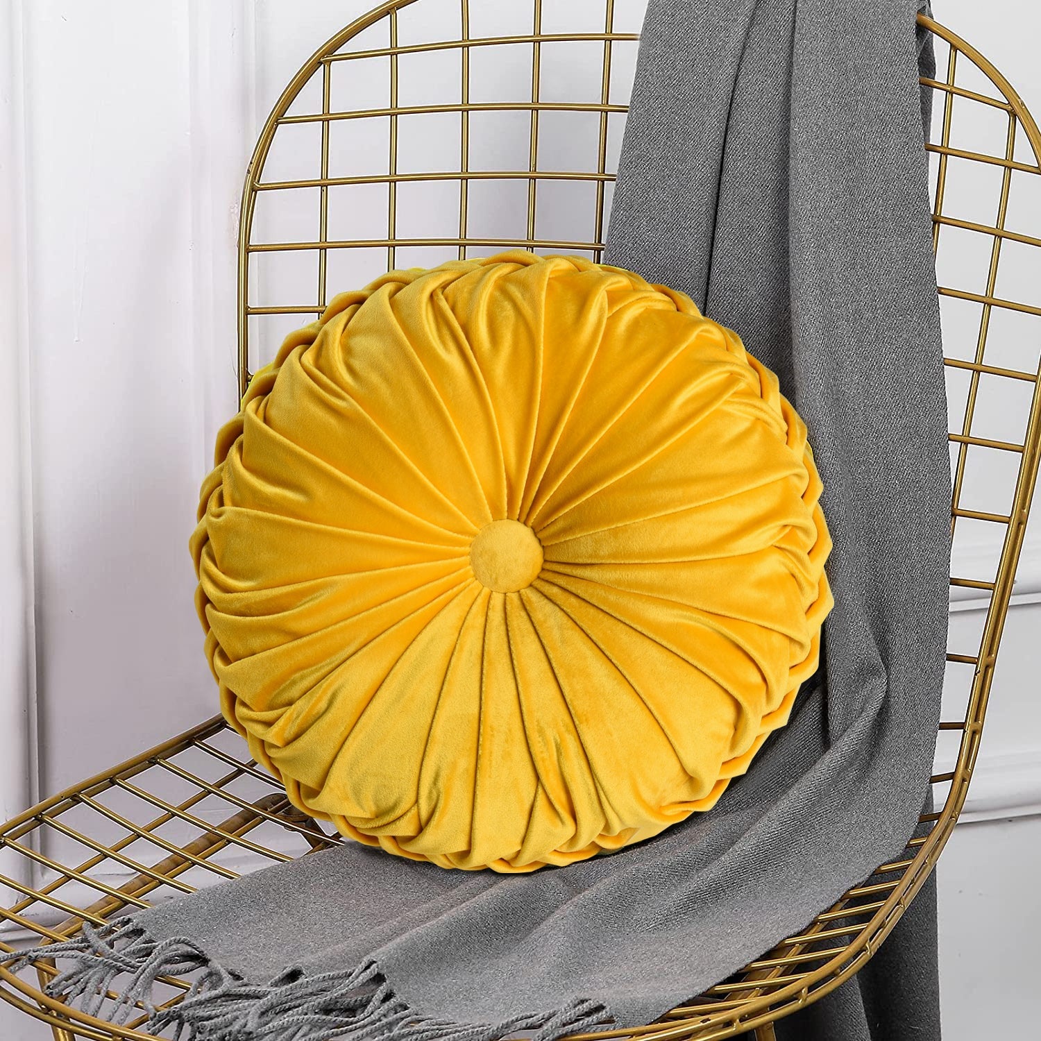 HIG Set of 2 Pumpkin Pleated Round Throw Pillows, Soft Velvet, 14.5" Diameter