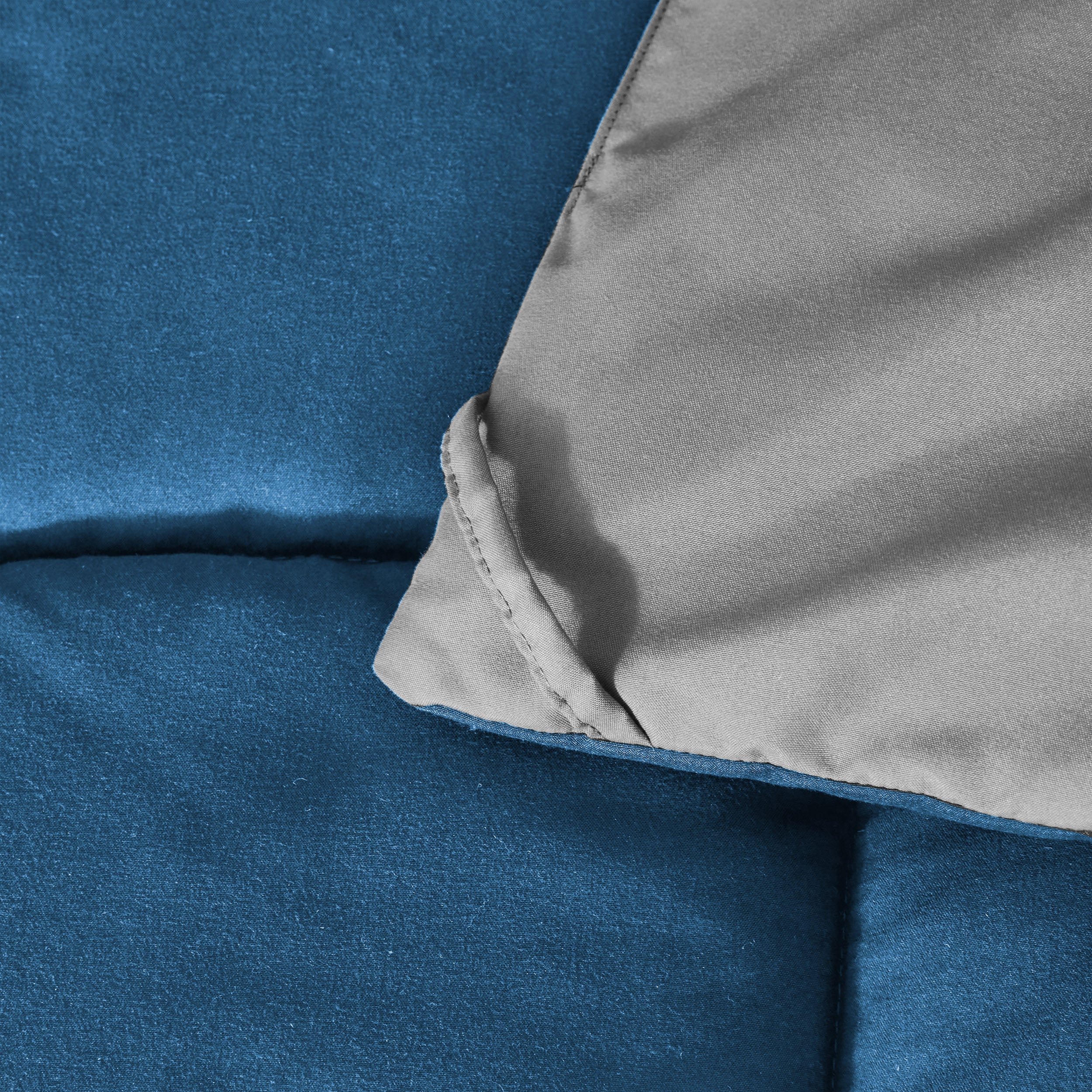 HIG Reversible and Lightweight  Comforter Set All Season