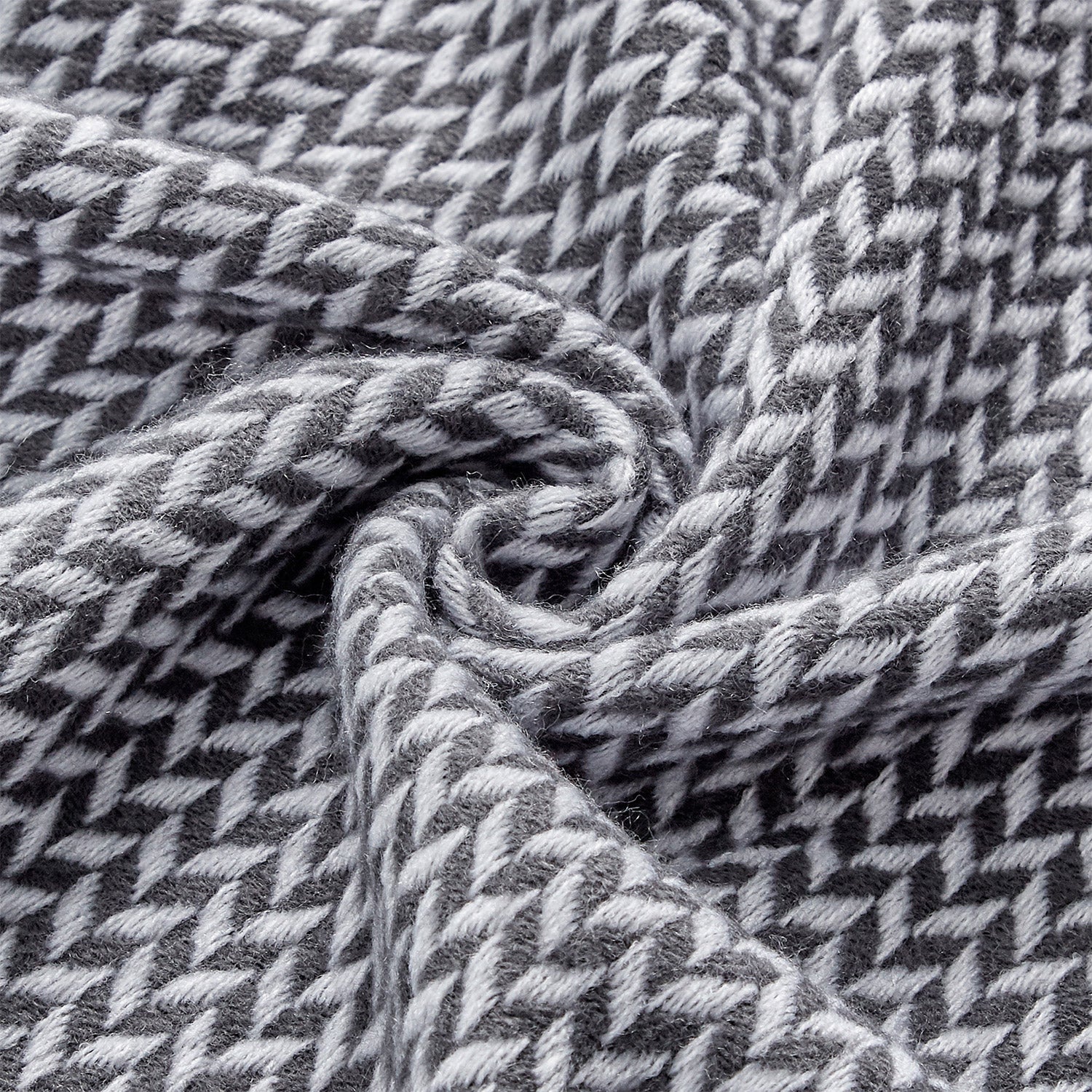 1 Piece Knitted Throw Blanket with Decorative Tassels for Couch Sofa Chair, Rustic Yarn-Dye Woven Blanket with Geometric Pattern