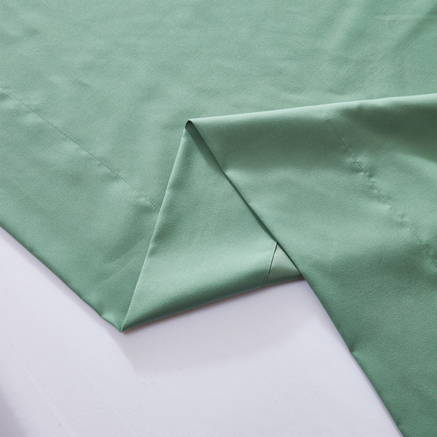 HIG Reversible and Lightweight  Comforter Set All Season